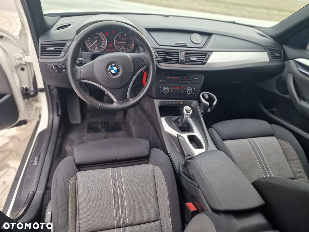 BMW X1 sDrive18d xLine - 22