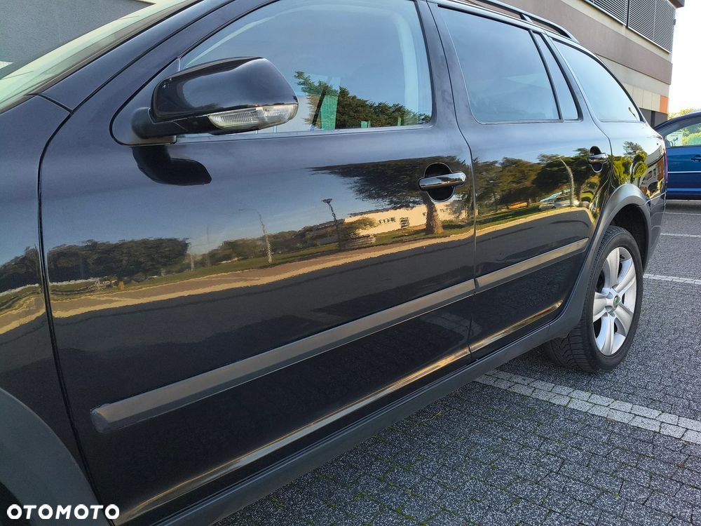 Skoda Octavia 2.0 TDI DPF 4x4 Scout - 33