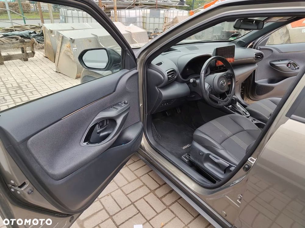 Toyota Yaris Cross Hybrid 1.5 Executive 4x4 - 6