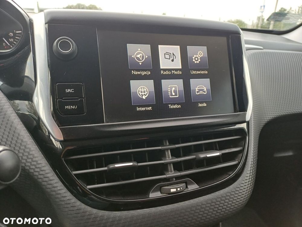Peugeot 2008 1.2 Pure Tech Style S&S - 20