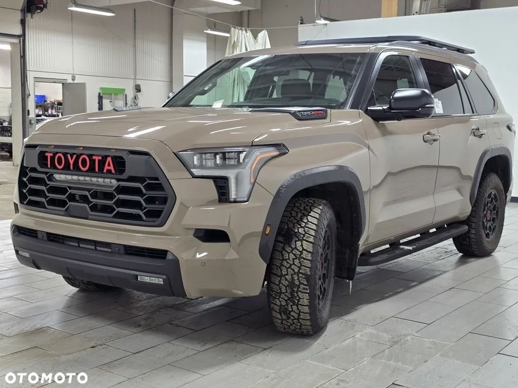 Toyota Sequoia - 2