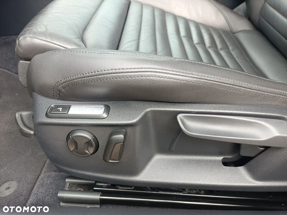 Volkswagen Passat 2.0 TDI (BlueMotion Technology) DSG Highline - 14
