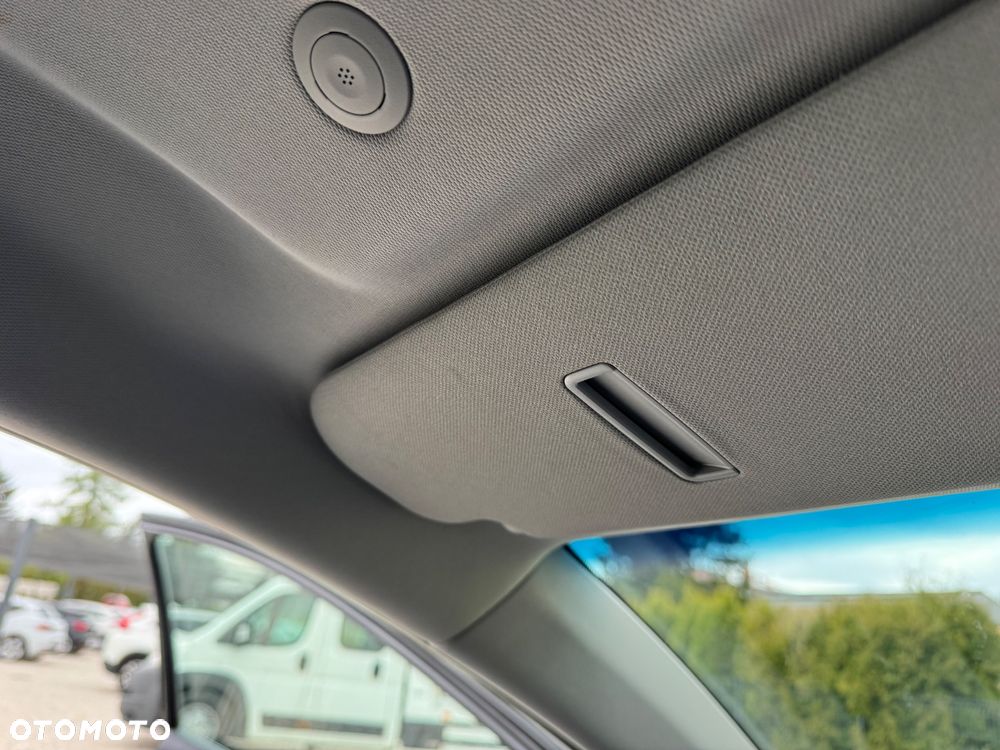 Hyundai i30 blue 1.4 YES Silver - 25