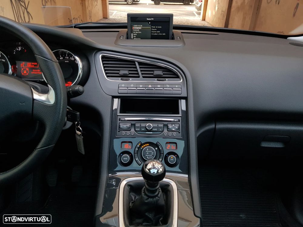 Peugeot 5008 1.6 BlueHDi Allure J17 - 44