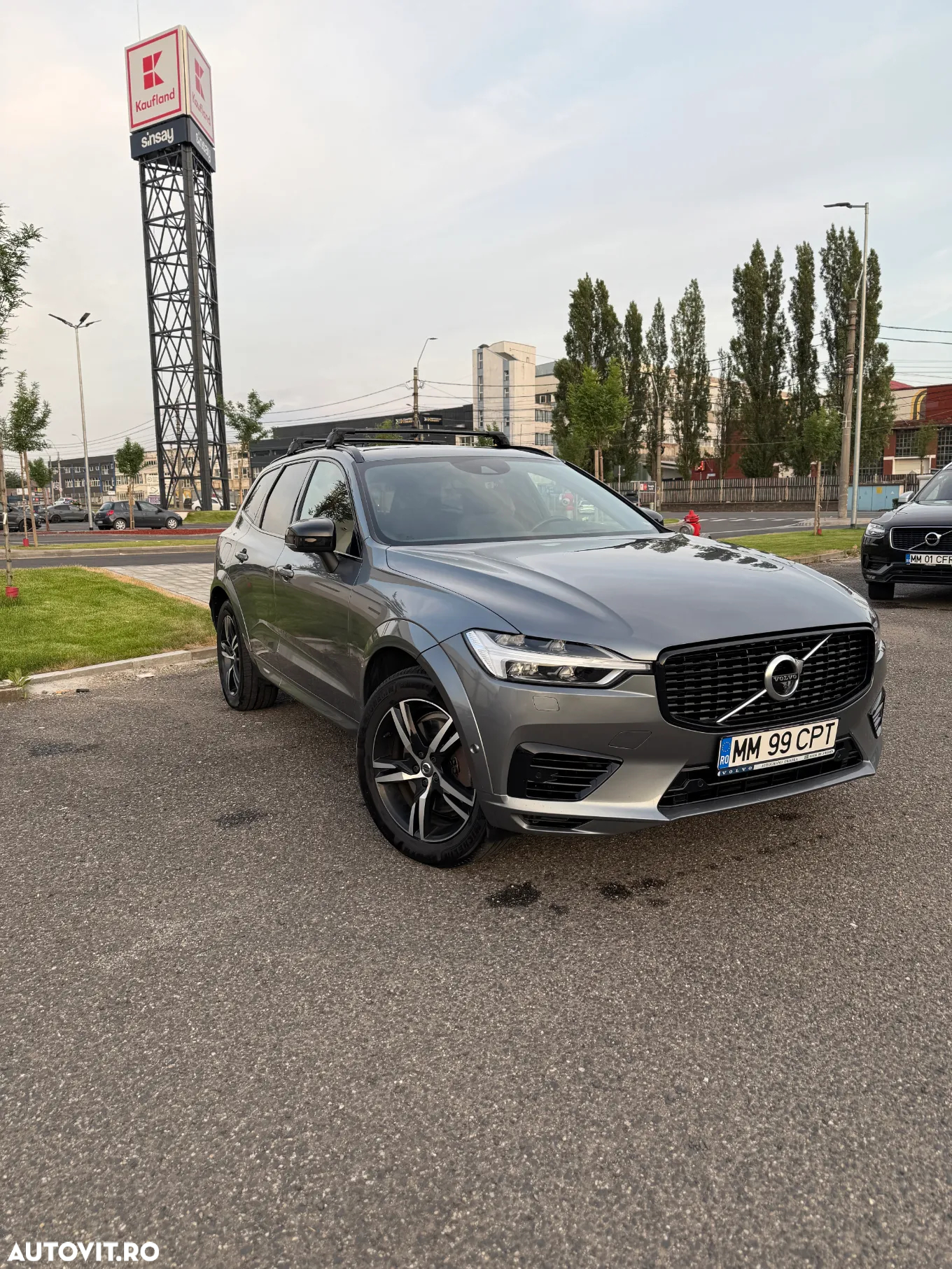 Volvo XC 60 T8 Twin Engine AWD R-Design - 2