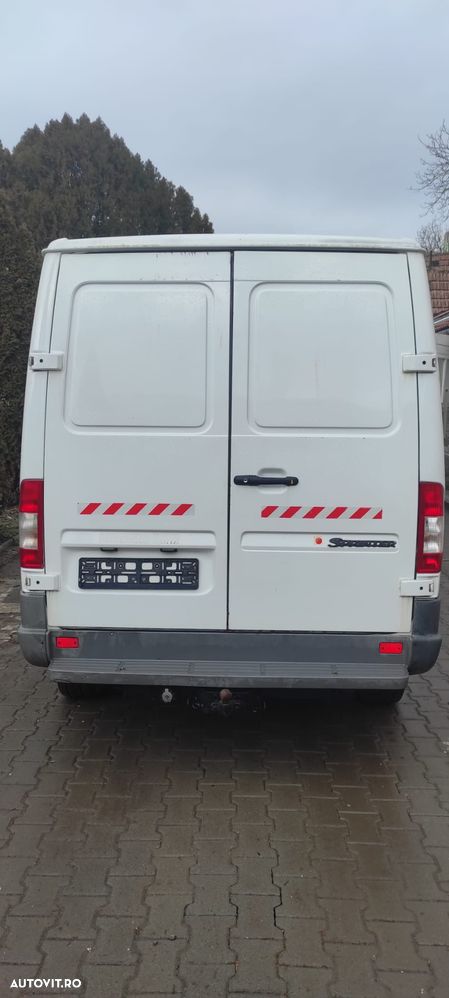 Mercedes-Benz Sprinter - 11