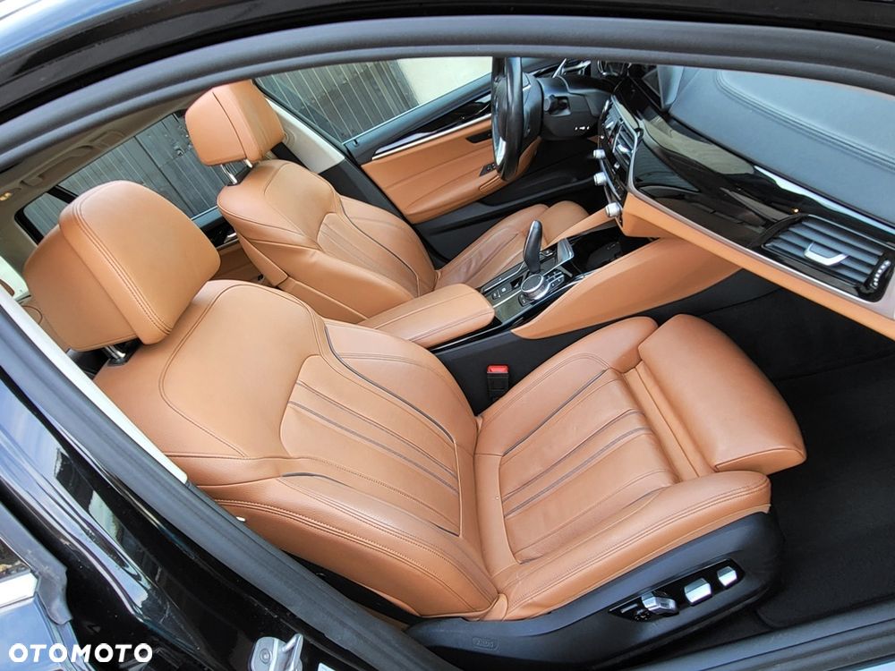 BMW Seria 5 530d xDrive Luxury Line - 12