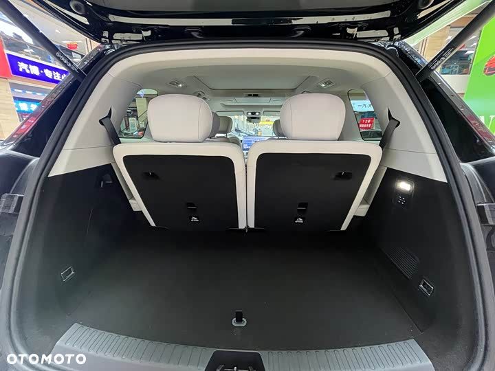 Geely M9 - 17