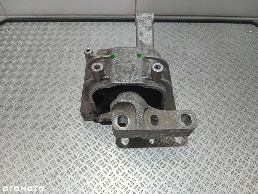 łapa poduszka silnika Audi Q3 2.0 TDI 2015 5N0199262F - 4