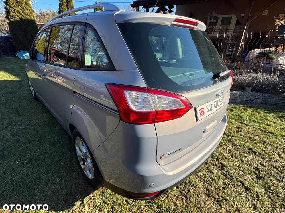 Ford Grand C-MAX - 10