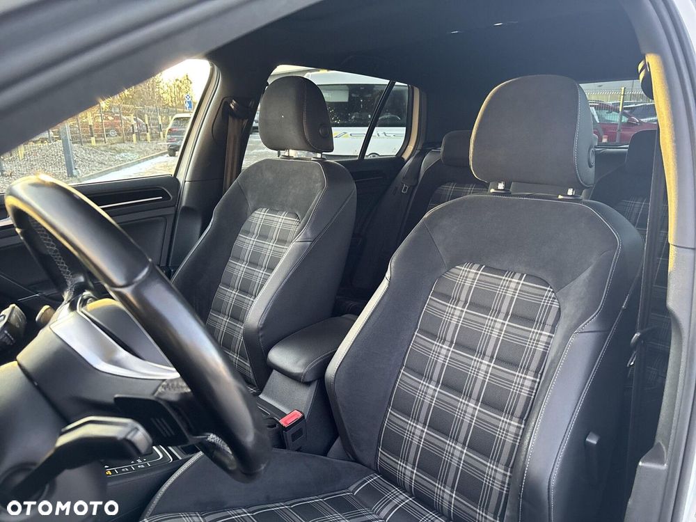 Volkswagen Golf 2.0 TDI BMT GTD DSG - 12