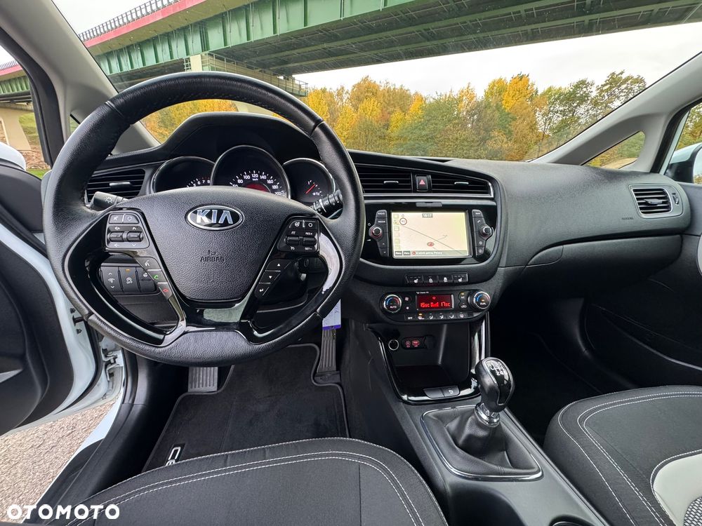 Kia Ceed 1.6 GDI Platinum Edition - 32