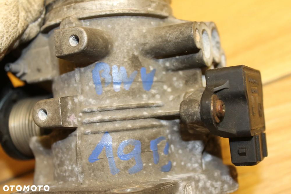 Przepustnica BMW E36 E46 i Z3 1.9 M43 - 4