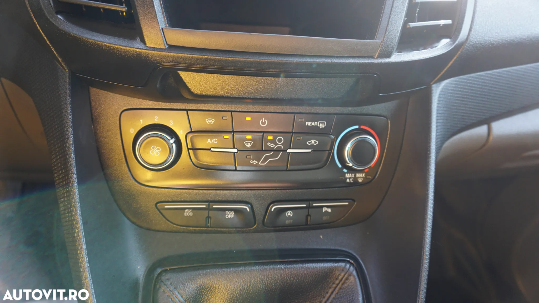 Ford Transit Connect - 21