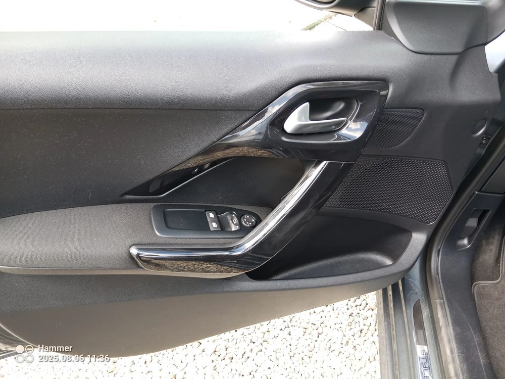 Peugeot 208 1.2 PureTech Style - 12