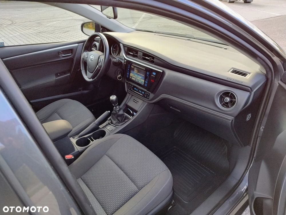 Toyota Corolla 1.6 Comfort - 8