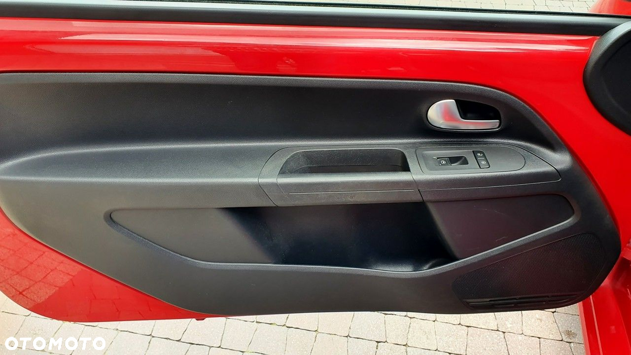 Volkswagen up! - 12