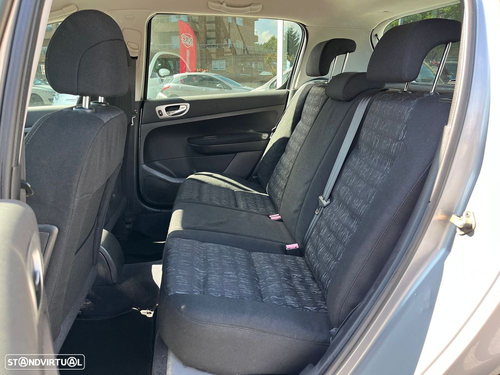 Peugeot 307 1.4 XR - 11