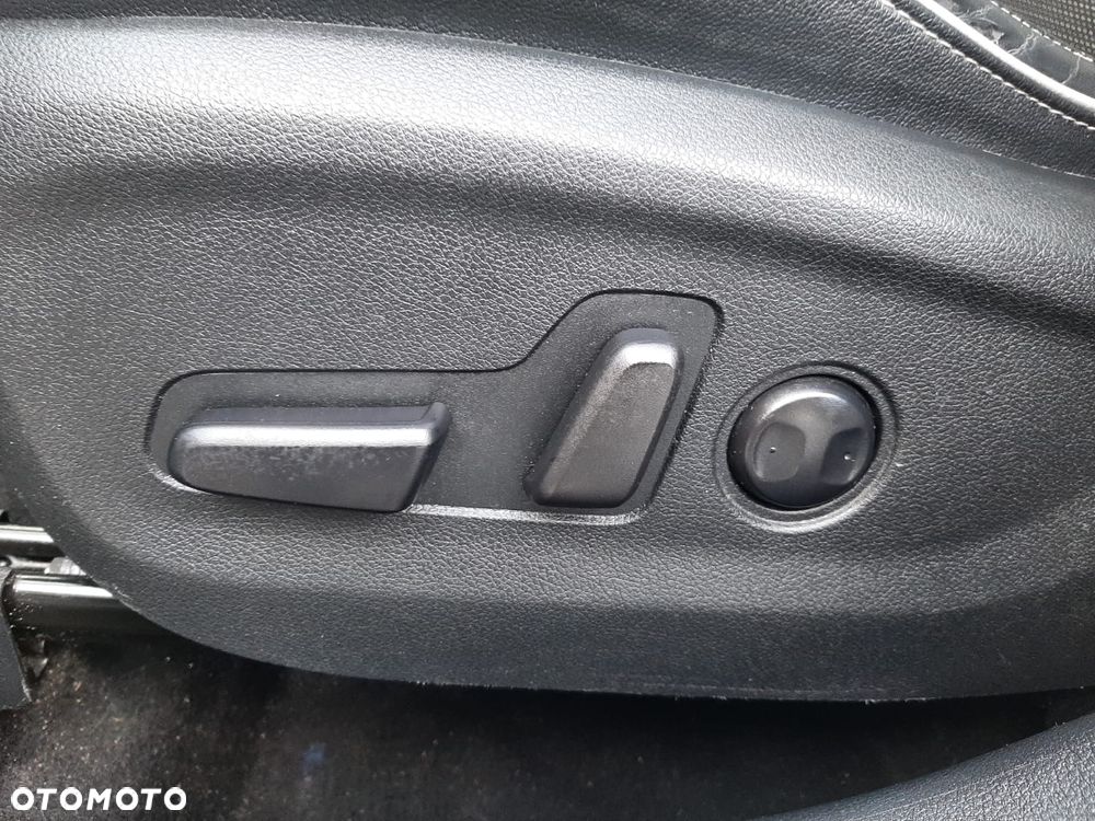 Kia Sportage 2,0 CRDI AWD GT Line - 35