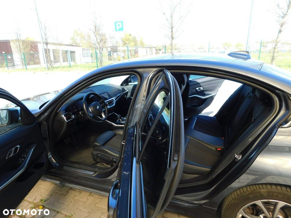 BMW Seria 3 320d Sport Line Shadow sport - 15