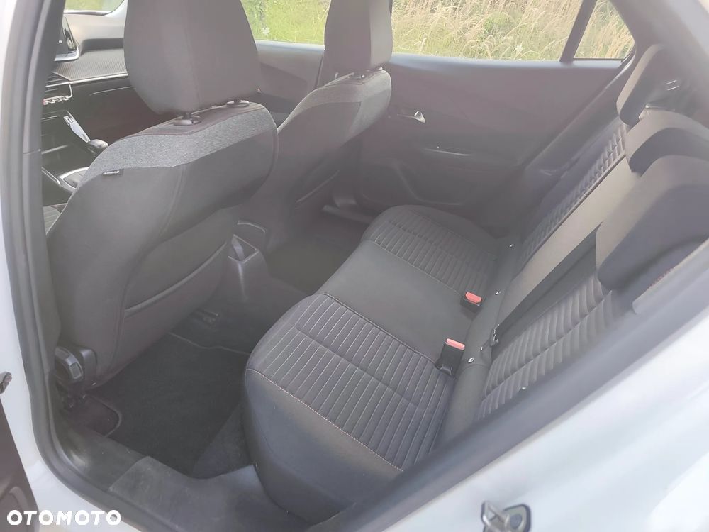Peugeot 2008 - 12