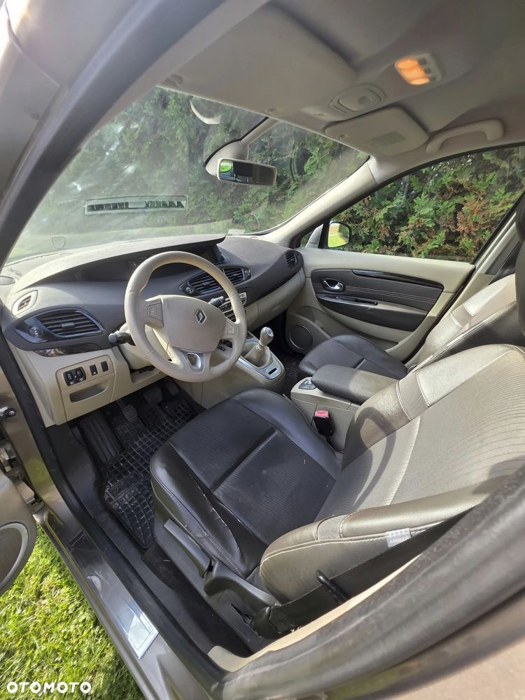 Renault Scenic - 22