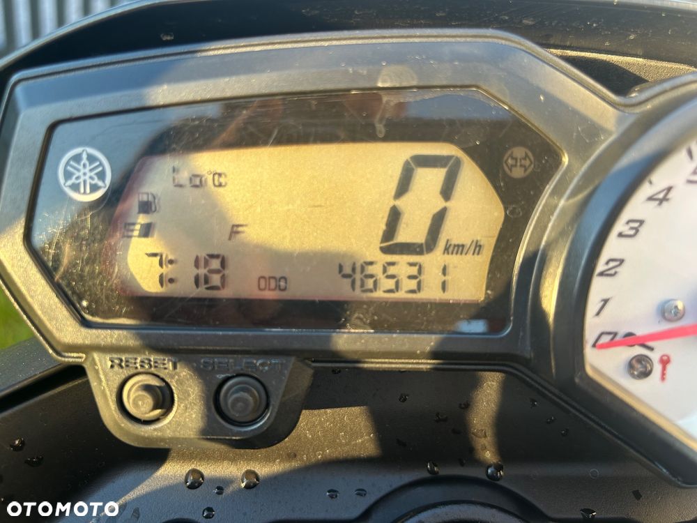 Yamaha FZ8 - 7
