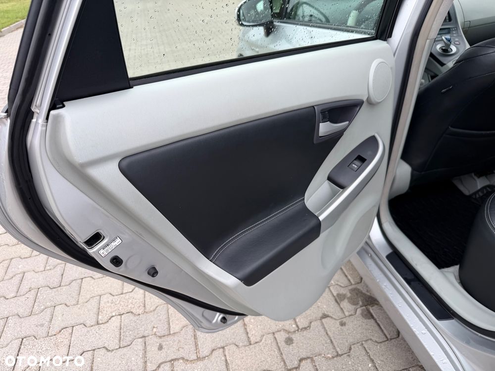 Toyota Prius 1.8 HSD Prestige - 24