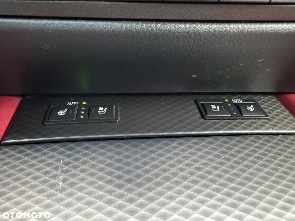 Lexus GS 200t / 300 F Sport - 19
