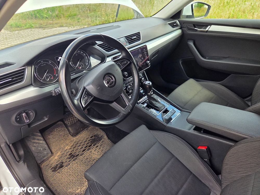 Skoda Superb 2.0 TDI Ambition DSG - 36
