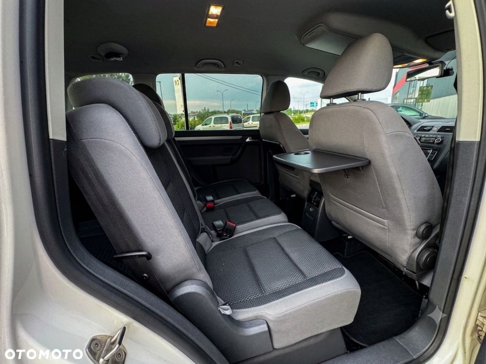 Volkswagen Touran - 8