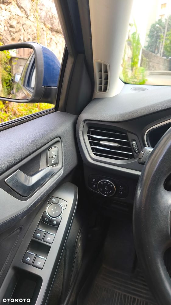 Ford Focus 1.5 TDCi SYNC Edition - 19