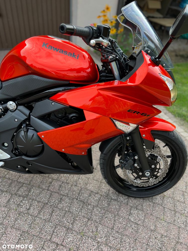 Kawasaki ER - 24