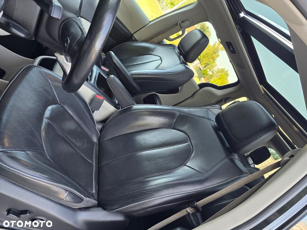 Chrysler Pacifica - 27