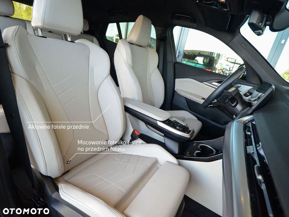 BMW iX2 xDrive30 66.5kWh M Sport - 5