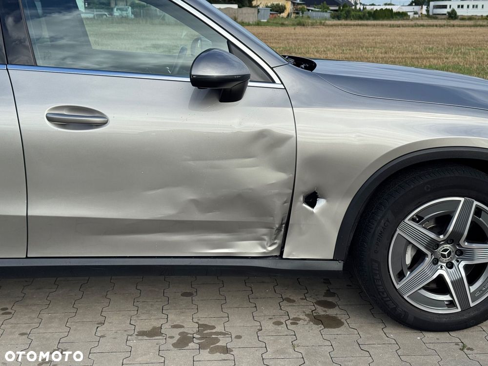 Mercedes-Benz GLC 300 4Matic 9G-TRONIC AMG Line Plus - 11