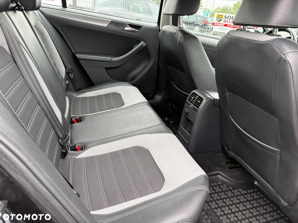 Volkswagen Jetta 1.4 TSI Highline - 22