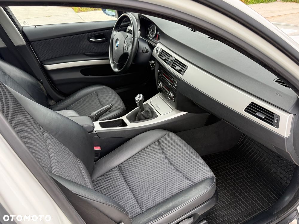 BMW Seria 3 318i Edition Lifestyle - 22