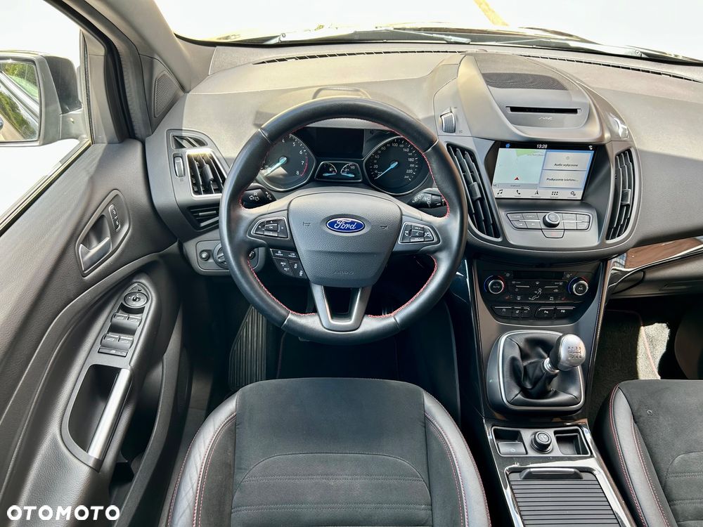 Ford Kuga 1.5 EcoBoost 2x4 Titanium - 27