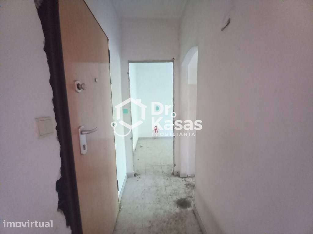 Apartamento T1 renovado na Baixa da Banheira - Grande imagem: 4/19