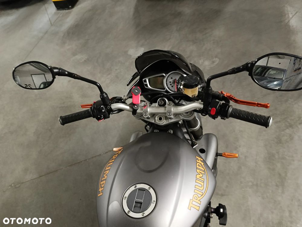 Triumph Street Triple - 13