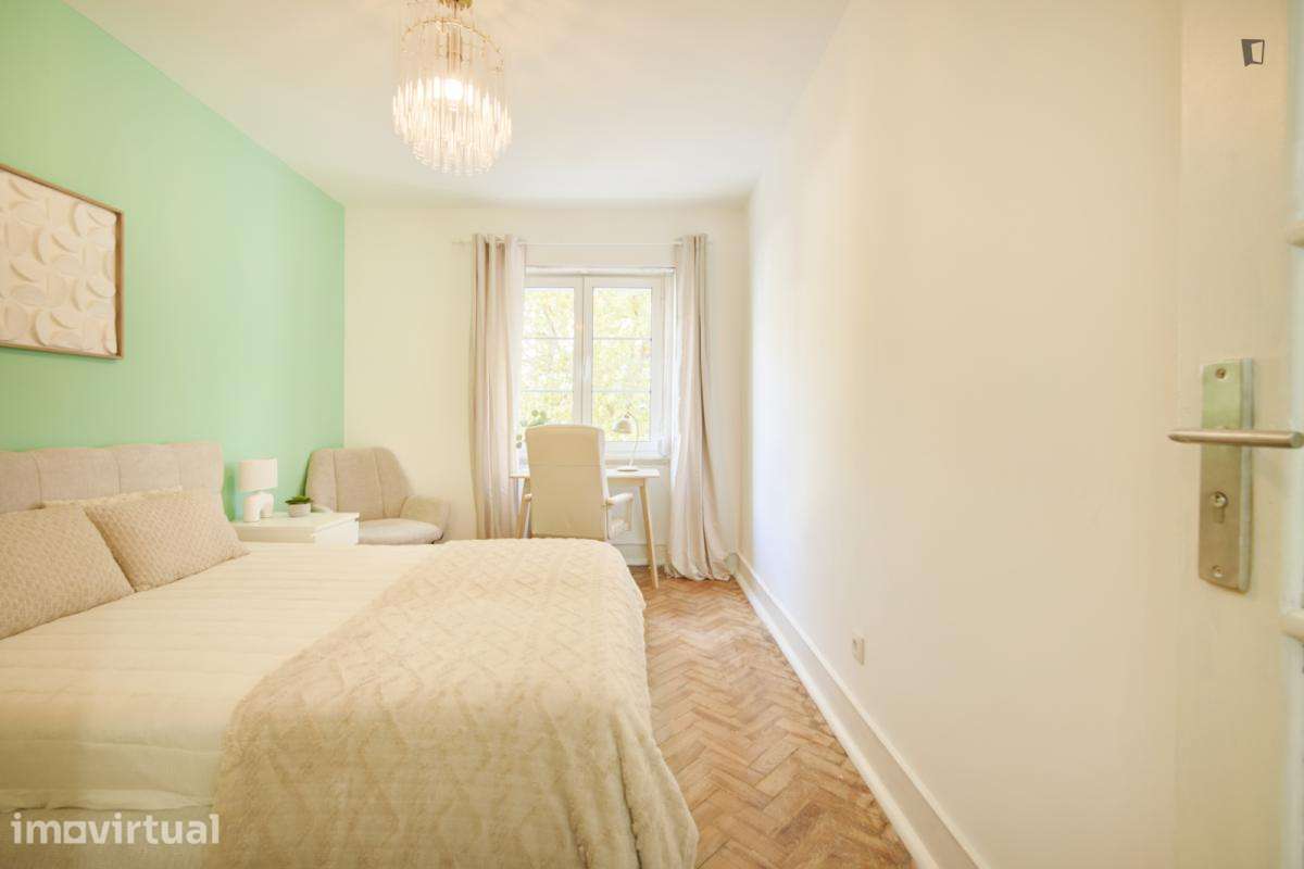 Quarto - localizado em Roma-Areeiro Lisbon - Grande imagem: 2/25