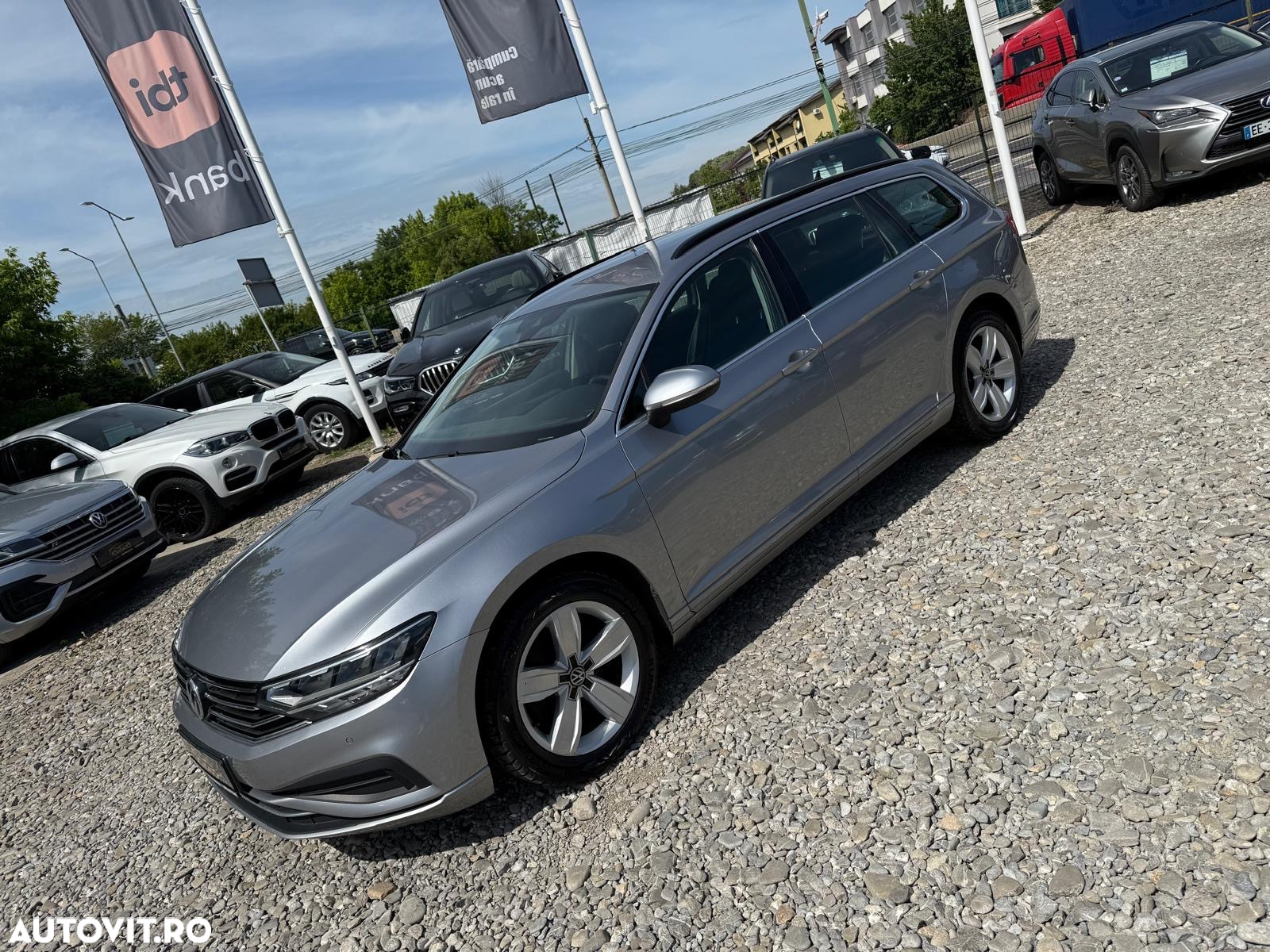 Volkswagen Passat - 31