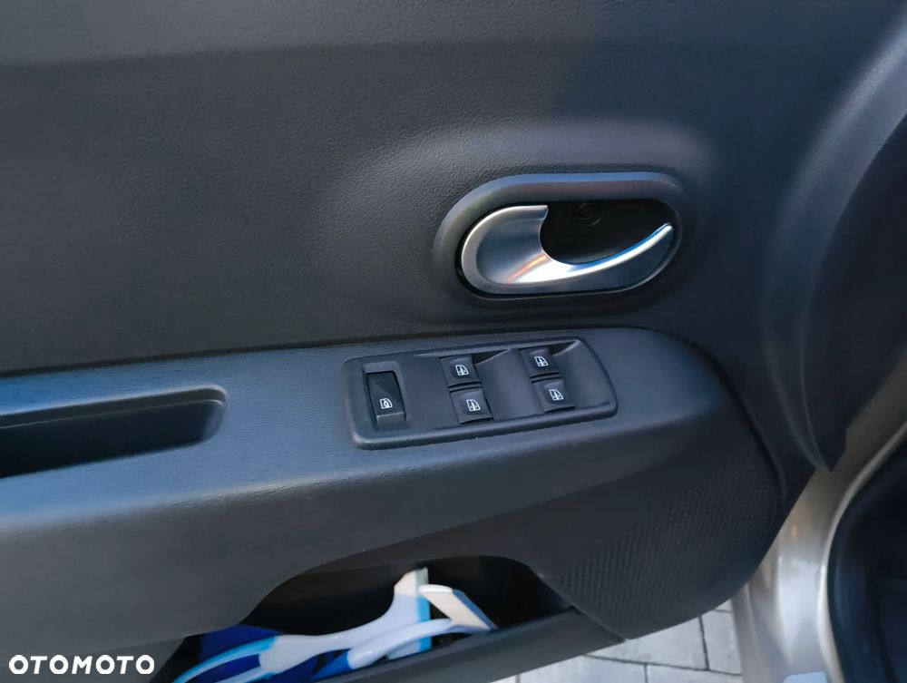 Dacia Lodgy 1.3 TCe Laureate S&S - 14