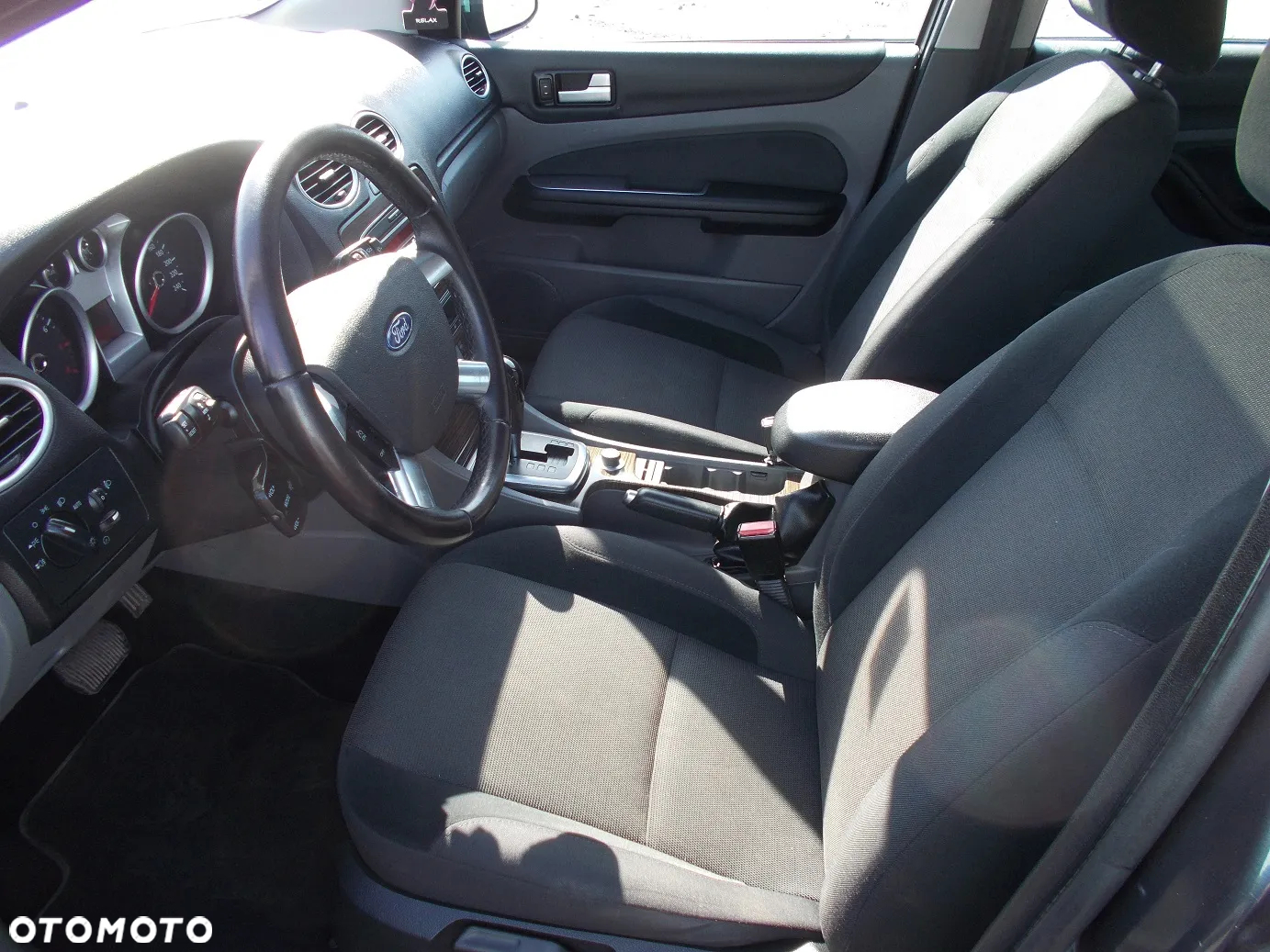 Ford Focus Turnier 2.0 16V Ghia - 17