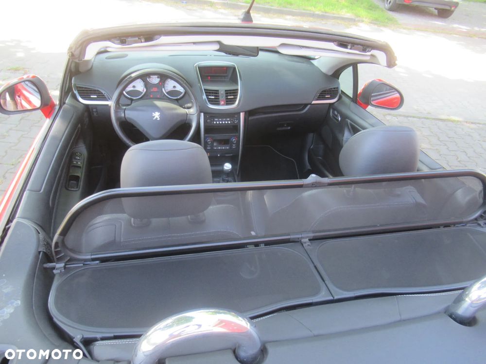 Peugeot 207 CC 1.6 Intense - 32