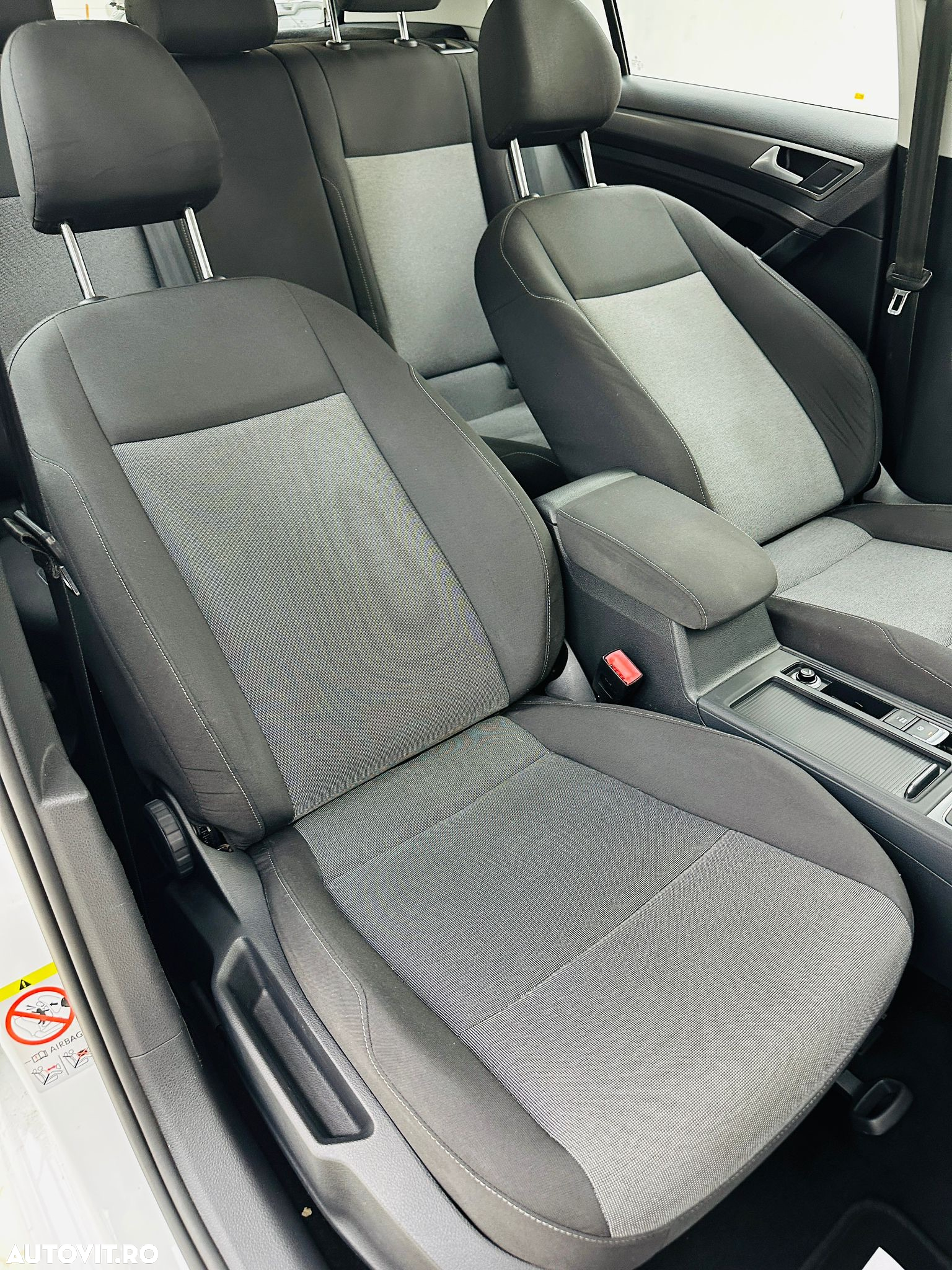 Volkswagen Golf - 26