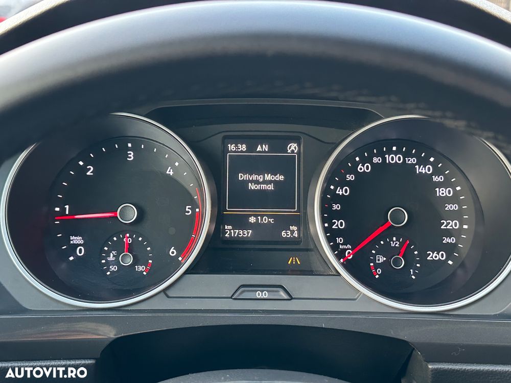 Volkswagen Tiguan 2.0 TDI SCR 4MOTION (BlueMotion Techn.) DSG Comfortline - 25