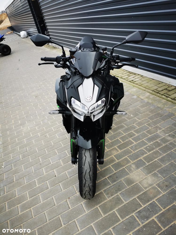 Kawasaki H2 - 19