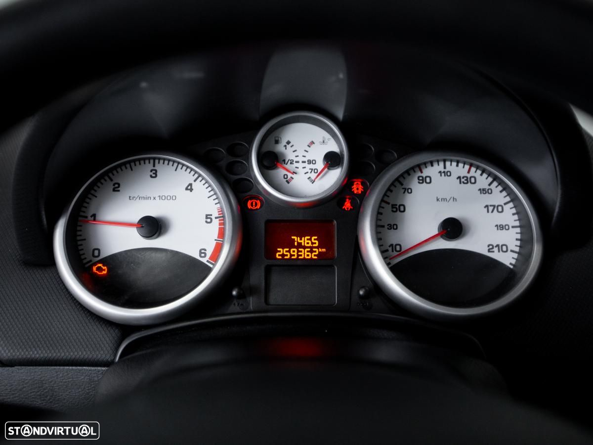 Peugeot 207 - 15